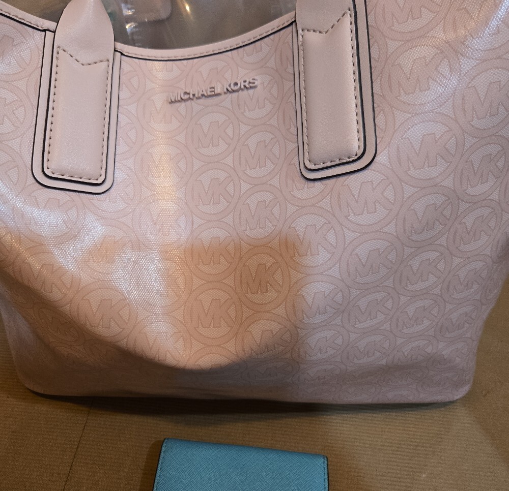 (2)Michael Kors Pale Pink Logo Tote with Light Blue Wallet - Picture 4 of 8